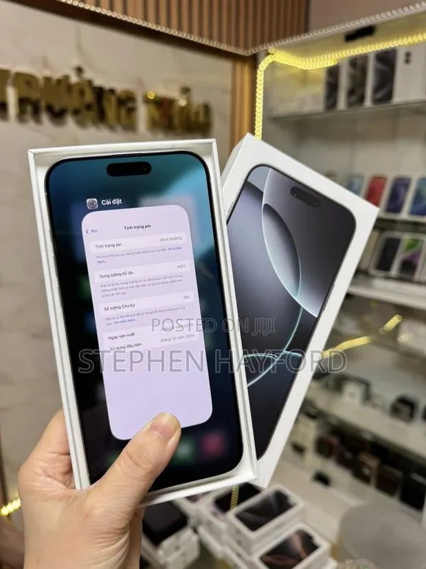 Apple iPhone 16 Pro Max 256 GB Silver · Photo 1