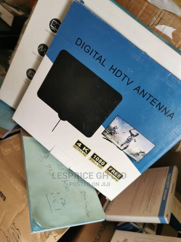 Exclusive Digital HDTV Antenna · Photo 1
