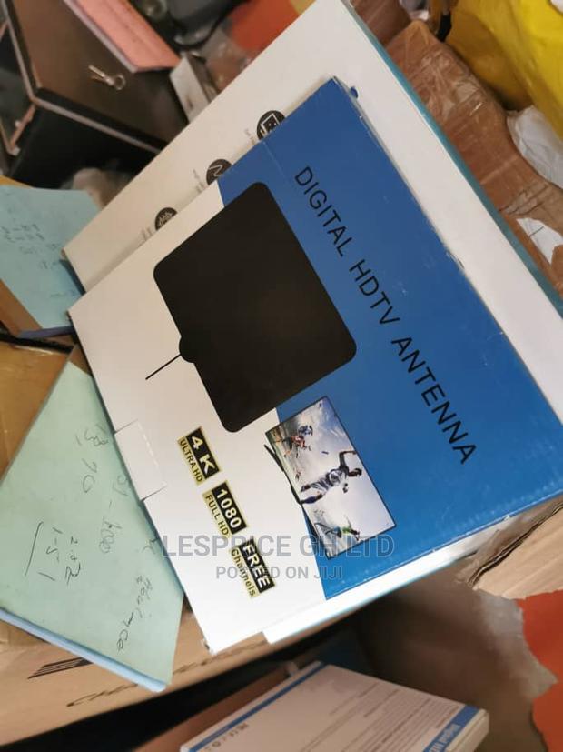 Designed Digital HDTV Antenna · Photo 1