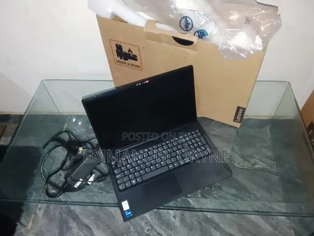 New Laptop Lenovo V15 G3 16GB Intel Core i7 SSD 512GB · Photo 1