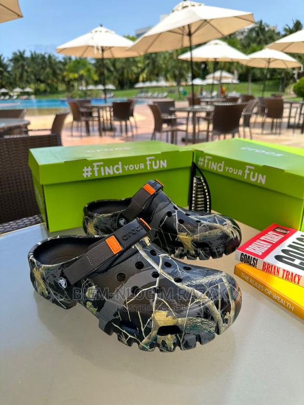 Original Crocs Available in Stock · Photo 3