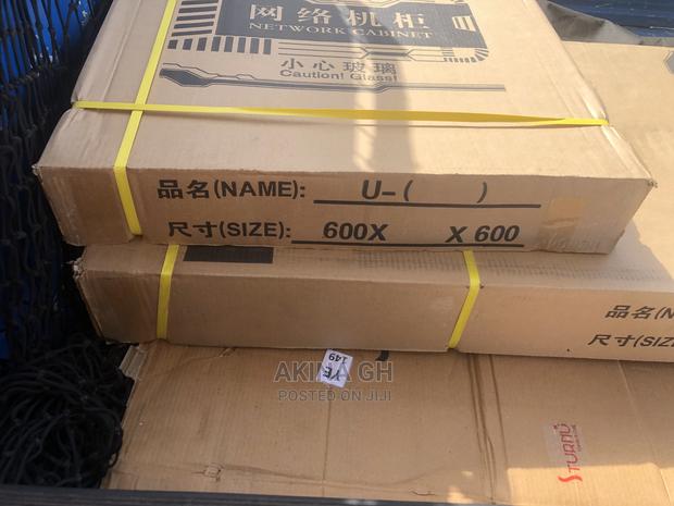 32u Network Cabinet 600x600 With Fan · Photo 2