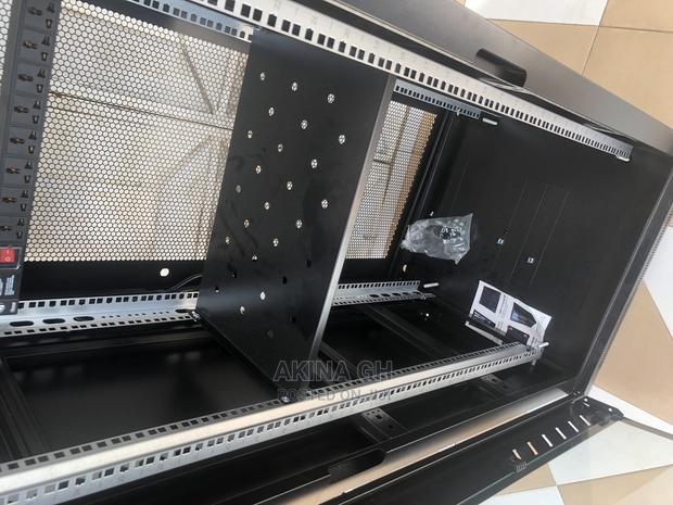 32u Network Cabinet 600x600 With Fan · Photo 8
