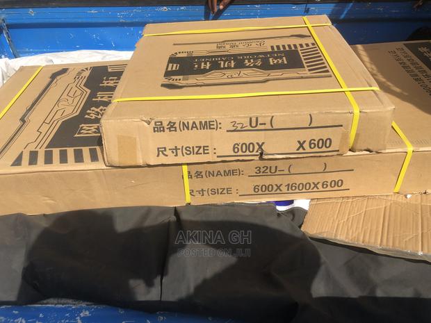 32u Network Cabinet 600x600 With Fan · Photo 3