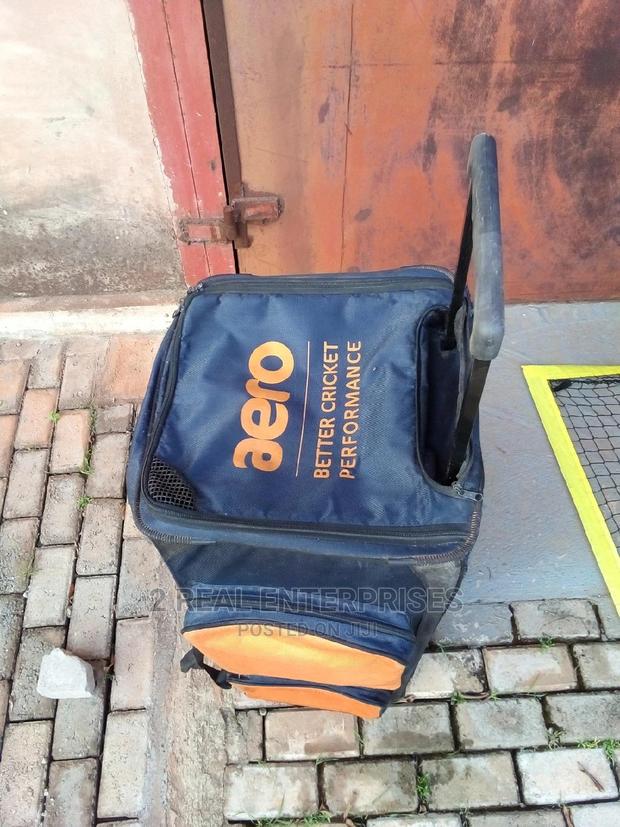 Aero Stand Up Tour Bag · Photo 2