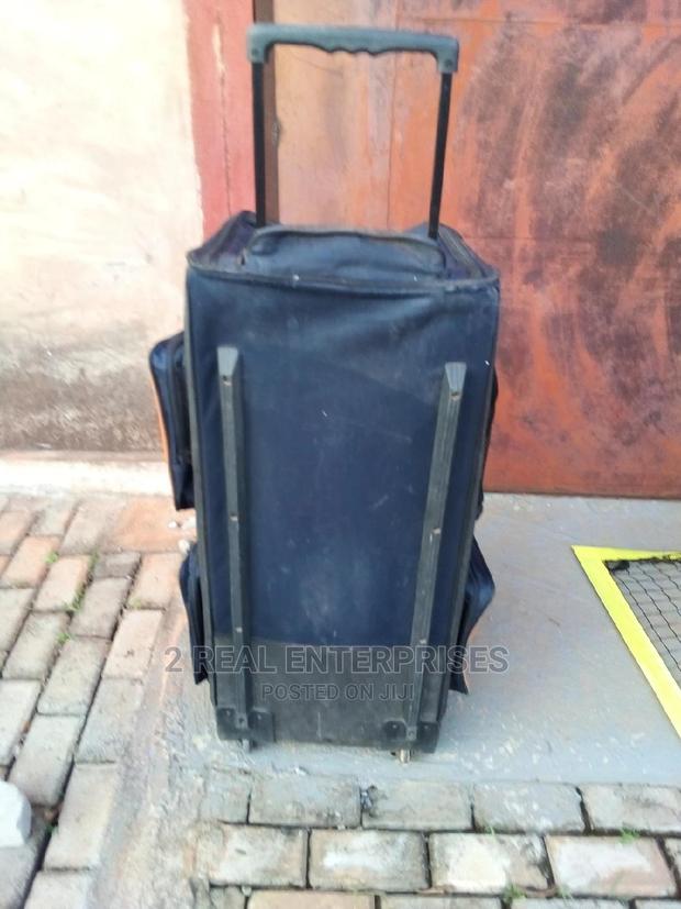 Aero Stand Up Tour Bag · Photo 4