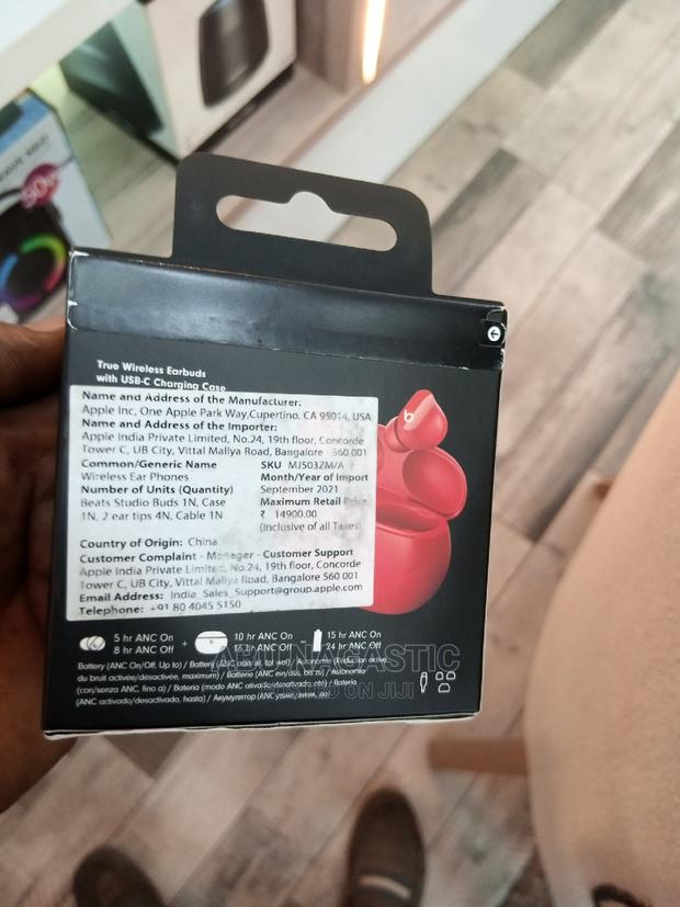 Original Beats Studio Buds · Photo 2