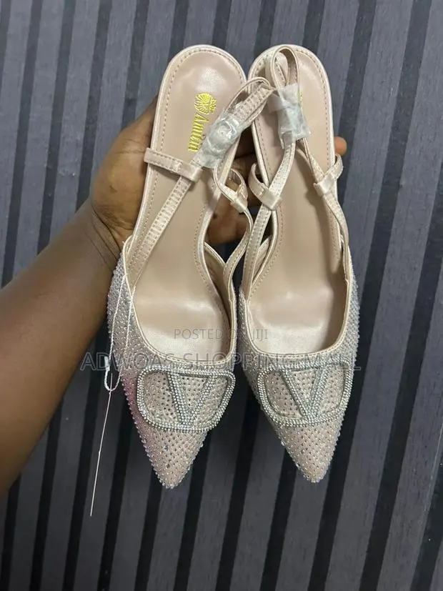Champaign Gold Heels · Photo 1