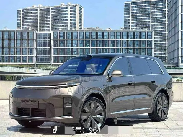 New Li Auto L9 1.5 Hybrid AWD 2025 Brown · Photo 1