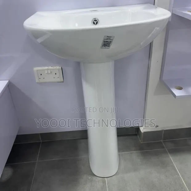 Frencia Pedestal Ceramic Basin · Photo 1