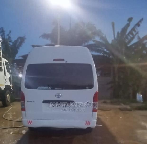 Car Rentals. Toyota Hiace Bus for Rent. Vans for Rent in Gh · Photo 3