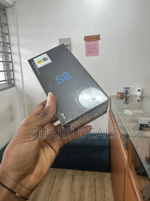 New Samsung Galaxy S8 64 GB Black · Photo 1