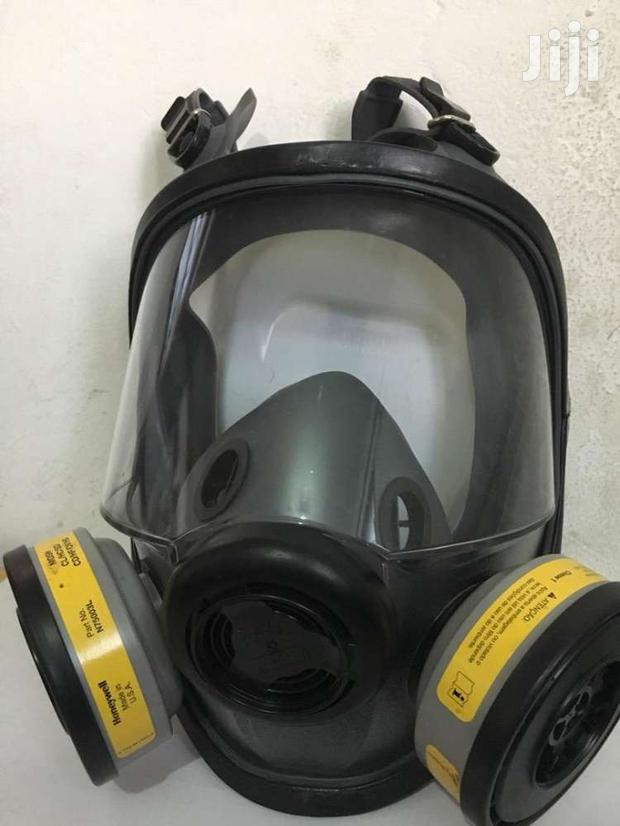 Gas Mask Honeywell · Photo 1