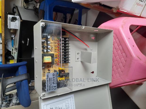 Power Supply With Ups Battery · Photo 3