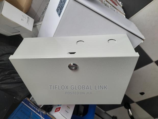 Power Supply With Ups Battery · Photo 5