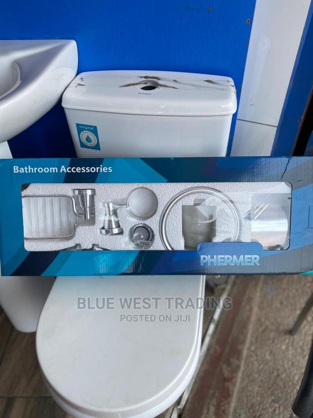 Bathroom Accessories · Photo 2