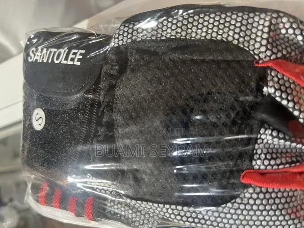 Gym Gloves · Photo 1