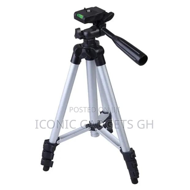 3.5ft Tripod Stand Setup · Photo 1
