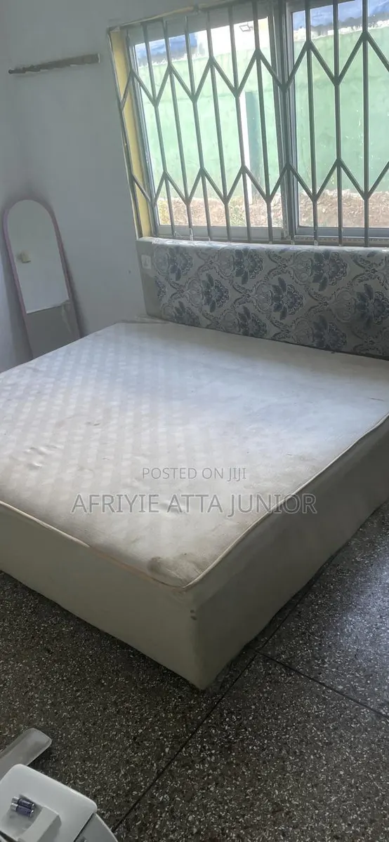 King Size Bed · Photo 1