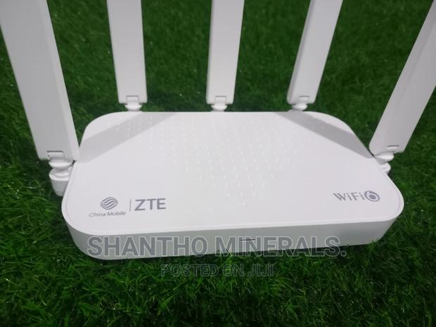 ZTE Wifi Router · Photo 4