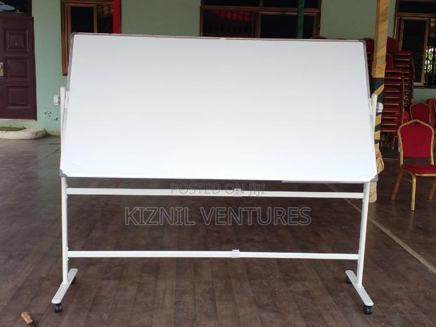 White Board 90cm X 150cm + Adjustable Stand (360°) · Photo 2