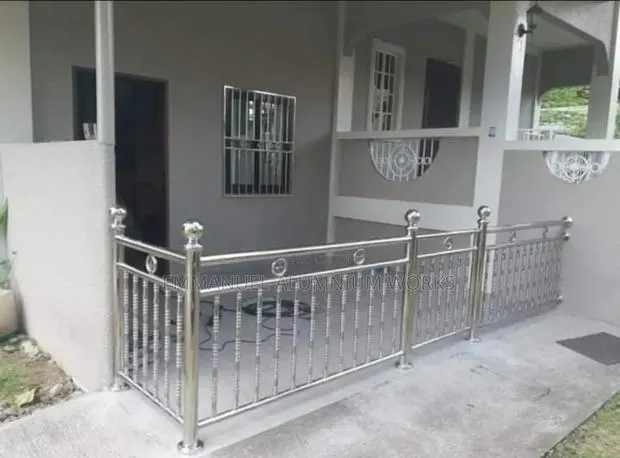 A30 Series 4 Stainless Balustrade · Photo 1