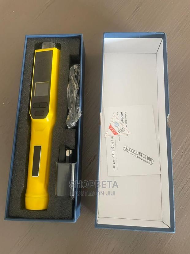 Iblow Alcohol Tester Breathalyzer · Photo 1