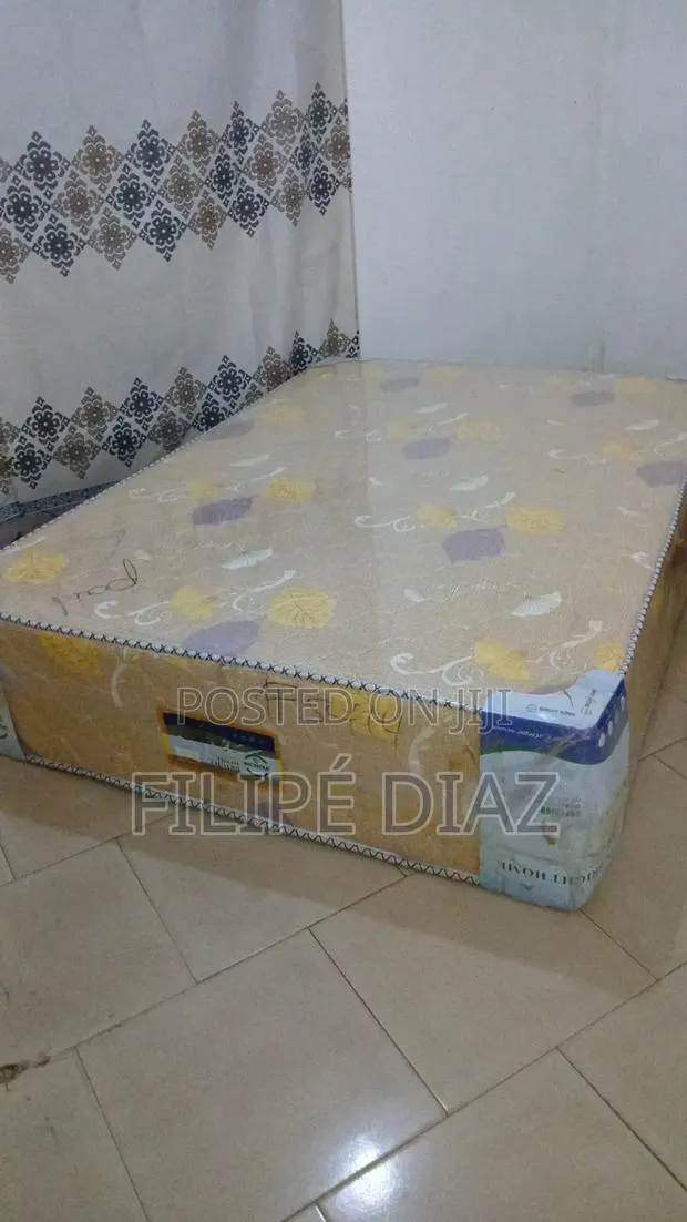 14-Inch Bed · Photo 1