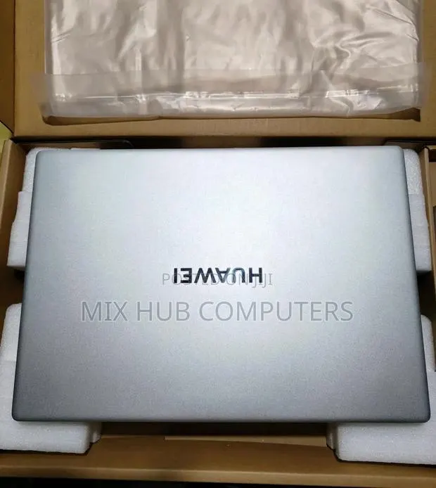 New Laptop Huawei MateBook HZ-W19 16GB Intel Core i5 SSD 512GB · Photo 1