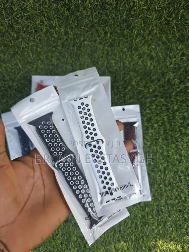 Apple Watch Doted Straps · Photo 4