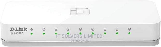 D-Link 8 Port Switch · Photo 2