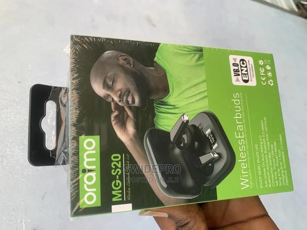 Oraimo SG M20 Earbuds With Charging Case · Photo 2