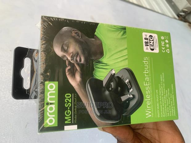 Oraimo SG M20 Earbuds With Charging Case · Photo 3