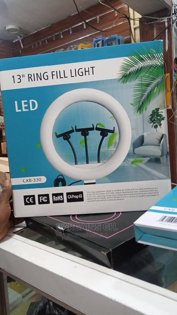 13 Inches Ring Light With Stand and 3 Phone Holders · Photo 1