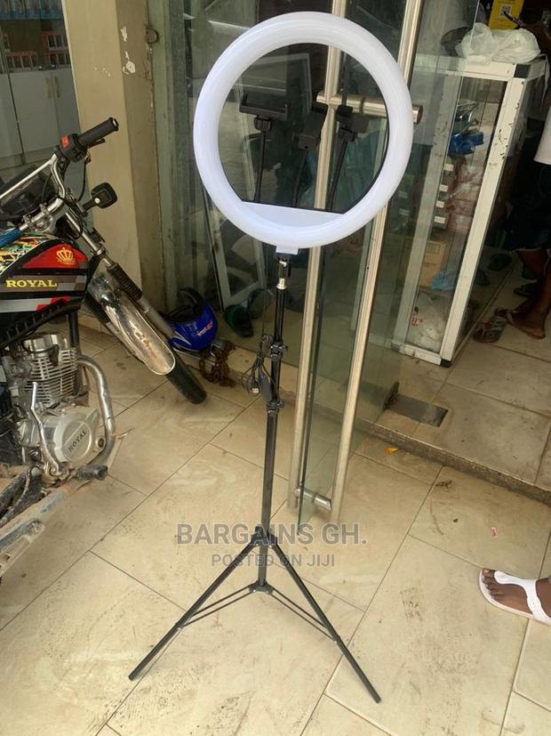 13 Inches Ring Light With Stand and 3 Phone Holders · Photo 2