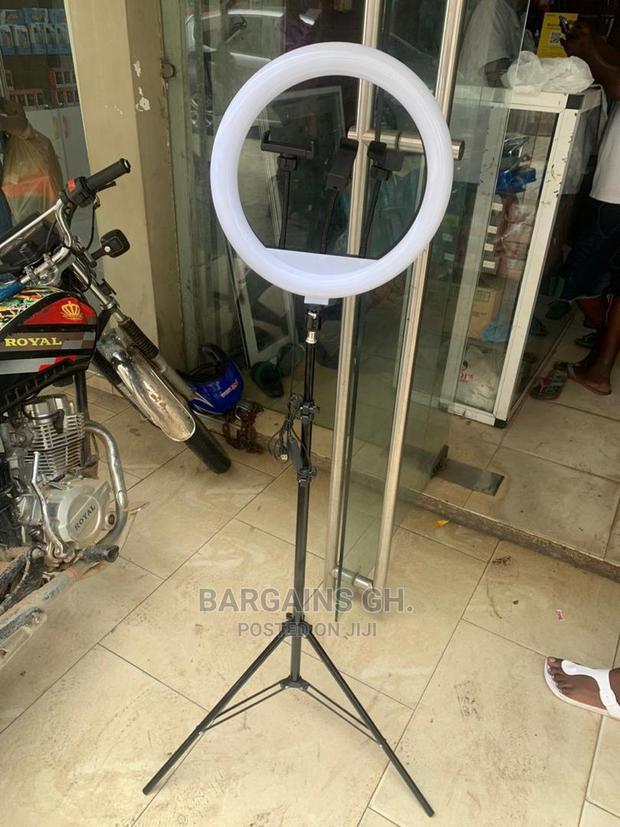 13 Inches Ring Light With Stand and 3 Phone Holders · Photo 4