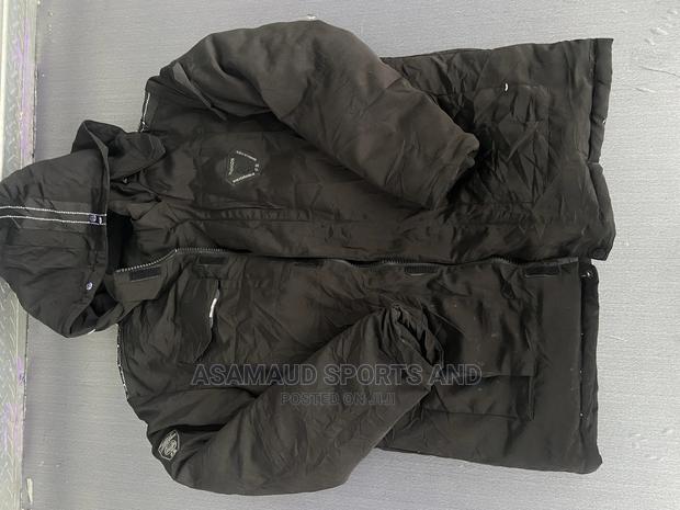 Original Padded Coat at Cool Price · Photo 2