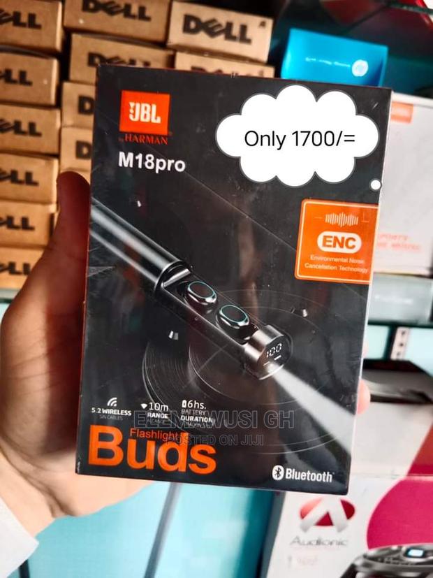 JBL M18 Pro Wireless Earbuds · Photo 3