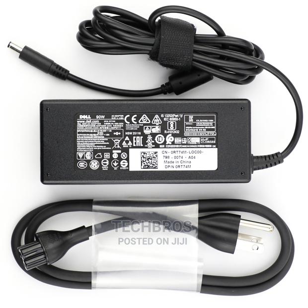 Dell Small Pin Charger 90W · Photo 1