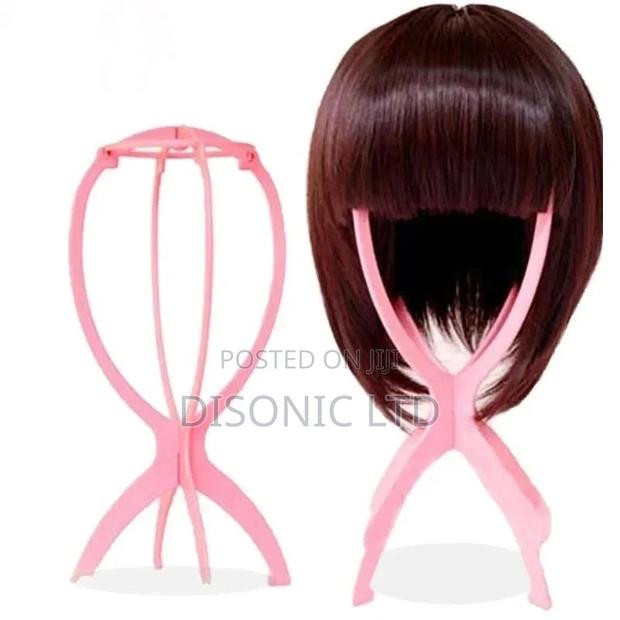 Wig Stands · Photo 1