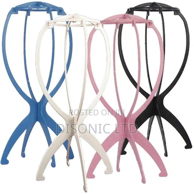 Wig Stands · Photo 2