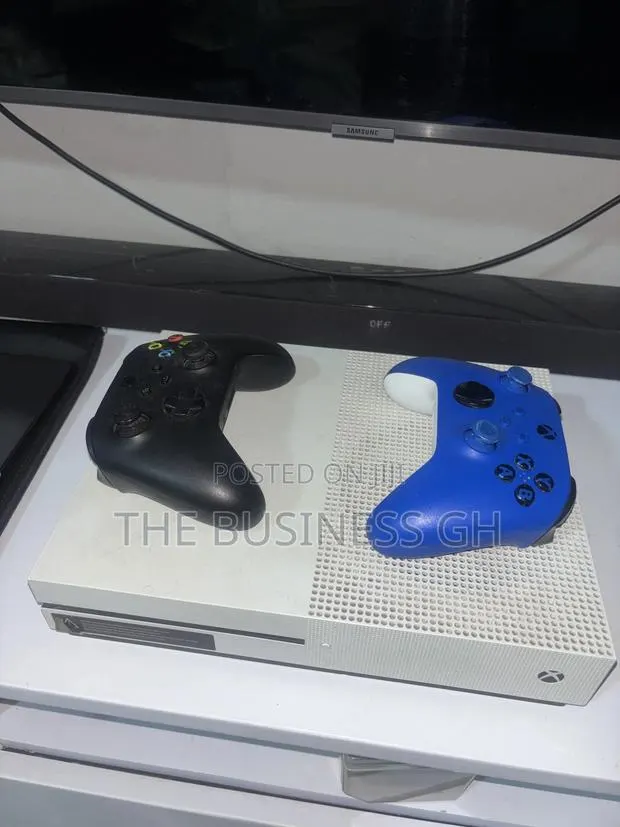 Microsoft Xbox 1s 1tb With Games 1controller · Photo 1