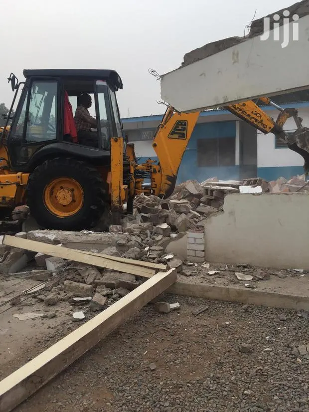 Backhoe for Hiring · Photo 1