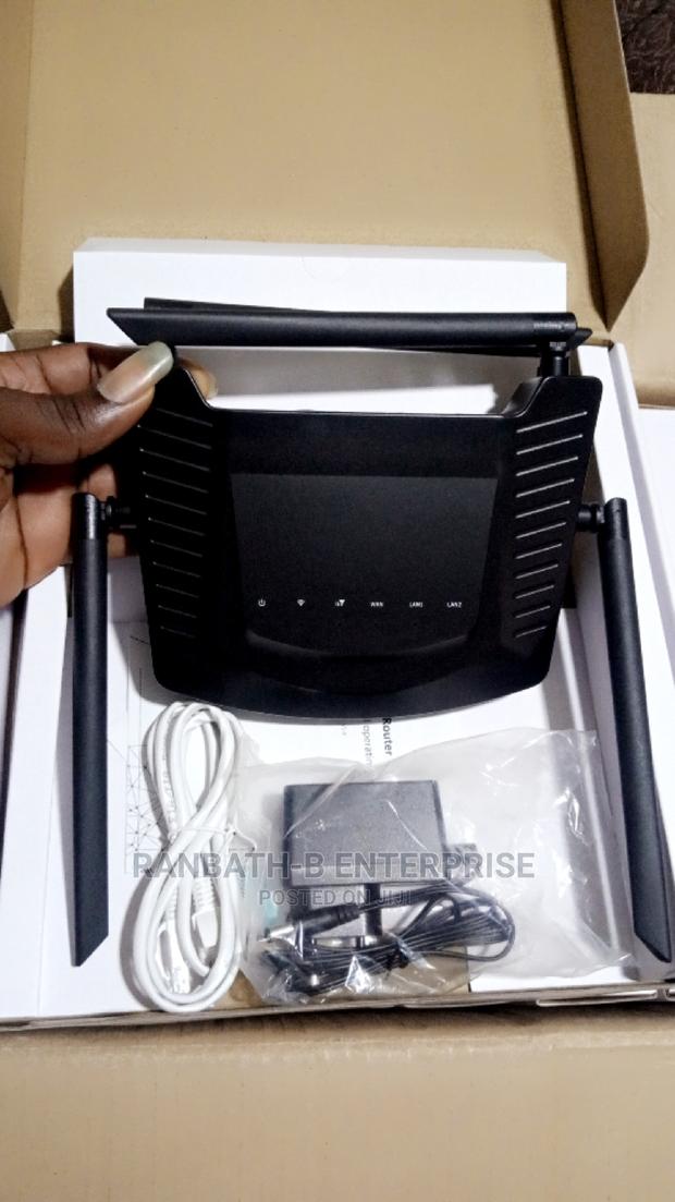 4G LTE Advance Wireless Router (Universal) · Photo 2
