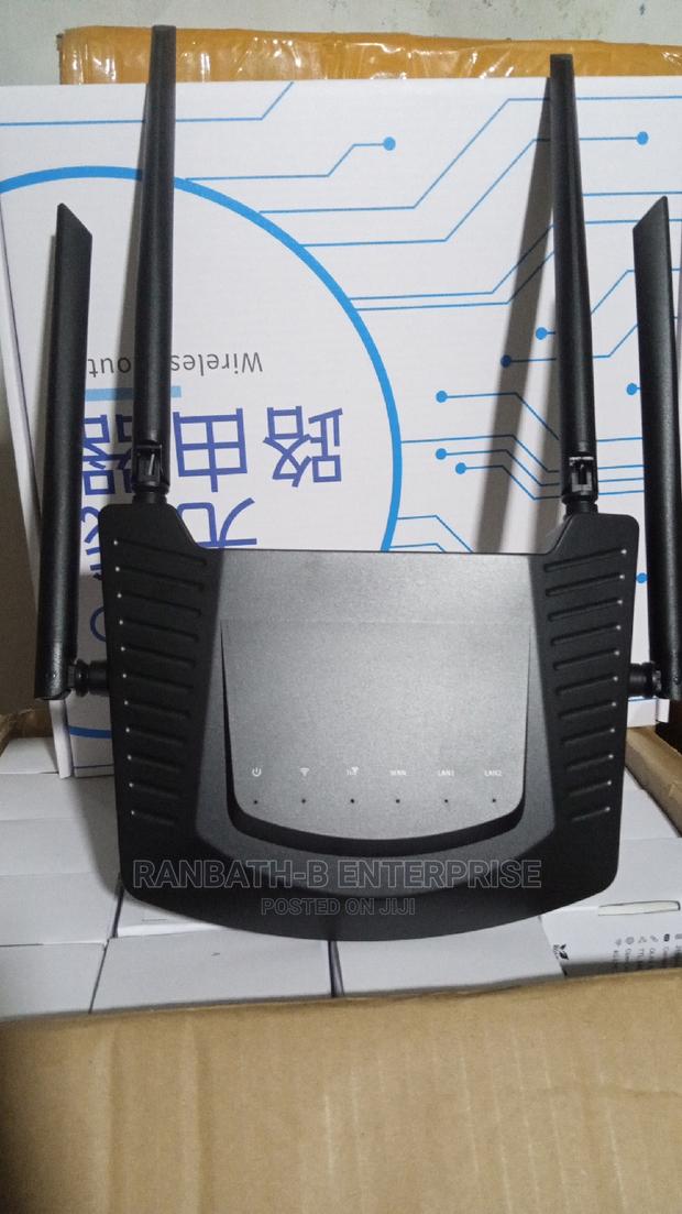4G Wireless Router ( Takes All Sim) · Photo 1