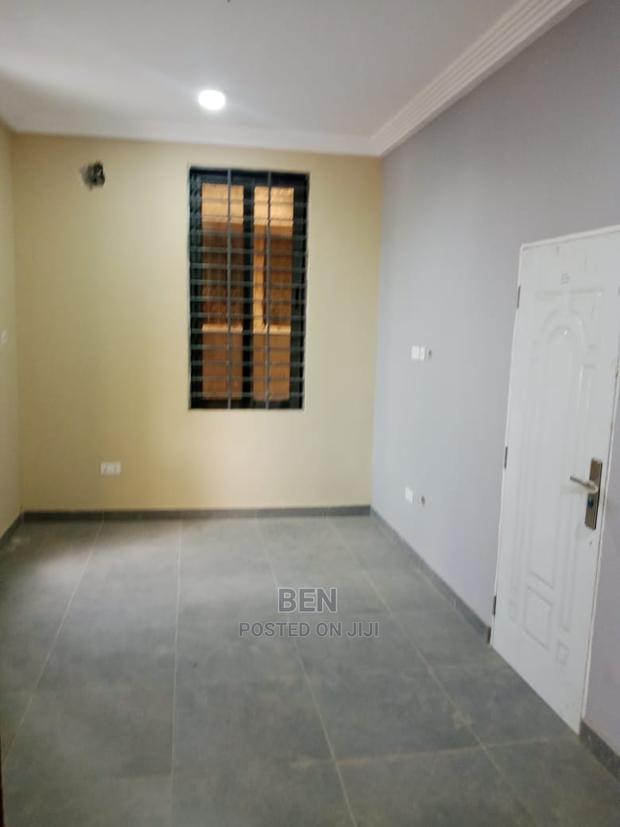 6bdrm Mansion in Pokuase New Road, Ablekuma for sale · Photo 6