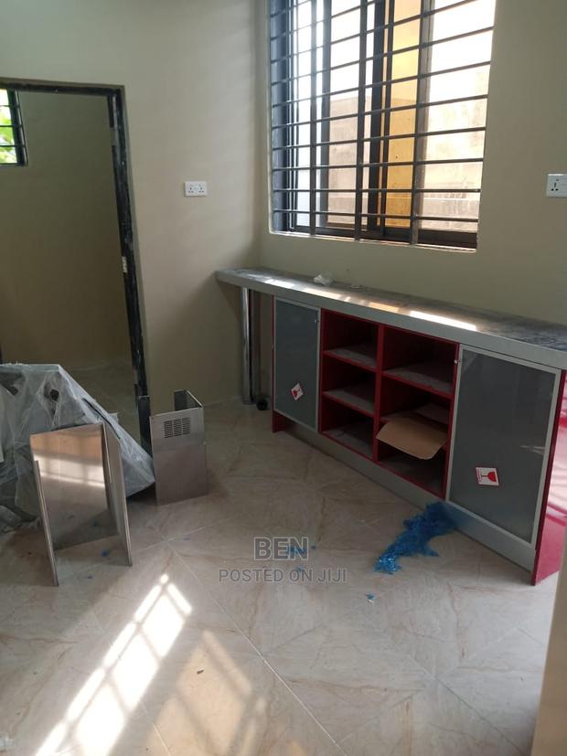 6bdrm Mansion in Pokuase New Road, Ablekuma for sale · Photo 5