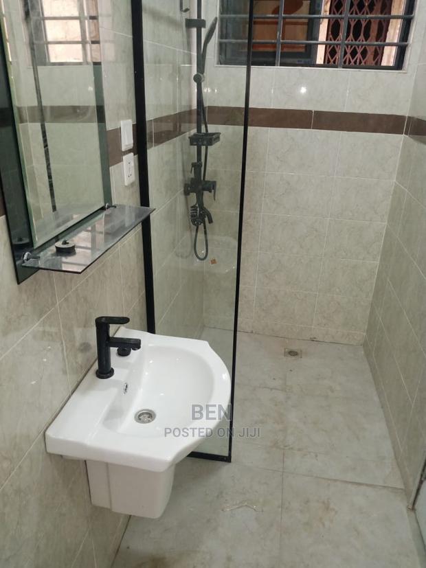 6bdrm Mansion in Pokuase New Road, Ablekuma for sale · Photo 4