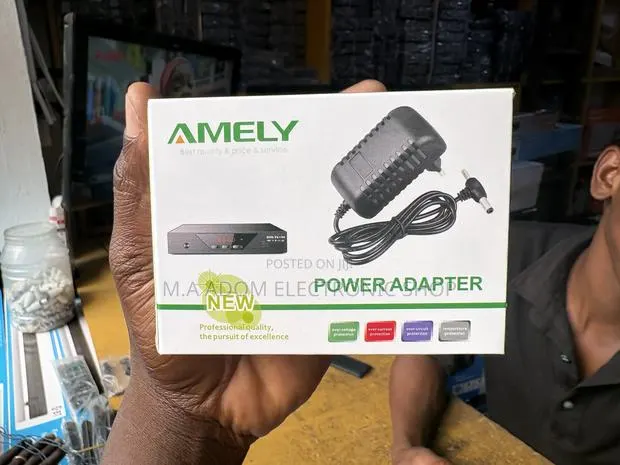12v Power Adapter · Photo 1