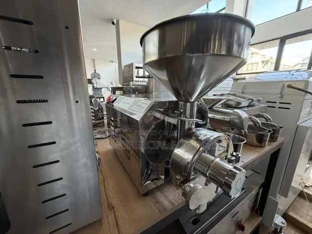 Commercial 30kg Dry Powder Grinder/Mill · Photo 1